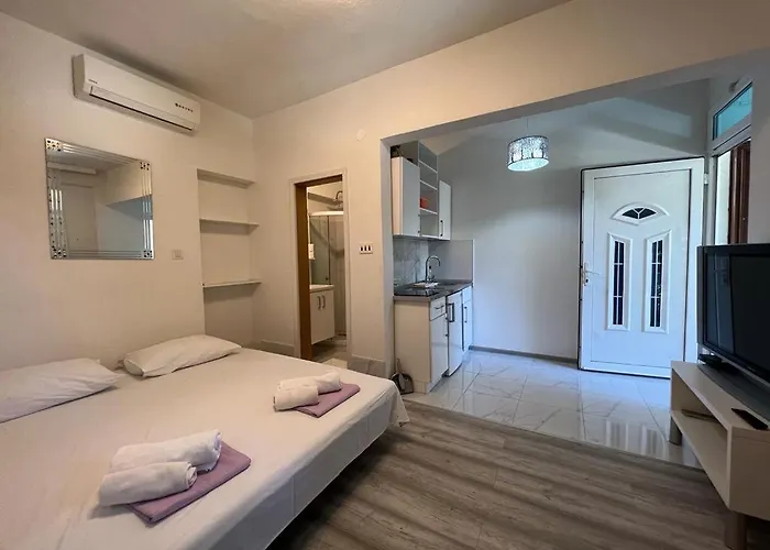 Prskalo 3* מאקרסקה