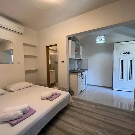 Prskalo 3* Makarska